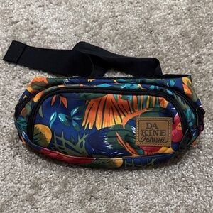 Dakine Hawaii Tropical Print Waist Bag